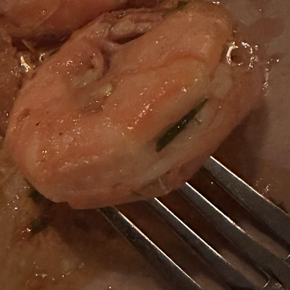 Shrimps were NOT cleaned! Gross! Shrimps were NOT cleaned! Gross!