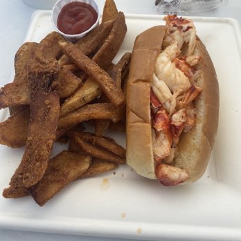 Stones Throw - Lobster roll - New American Near Me - York, Maine Stones Throw - Lobster roll - New American Near Me - York, Maine