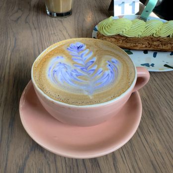 Kasama - ube latte + matcha pandan eclair - Filipino Near Me - Chicago, Illinois