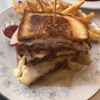 Chug's Diner - Cuban Sandwhich - Cuban Near Me - Miami, Florida