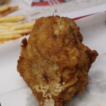 KFC - Fast Food Near Me - Arese, Michigan