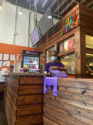 Yo' Mama's by null