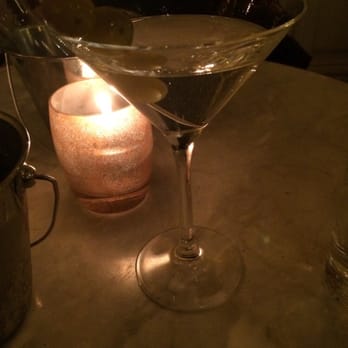 OAK Long Bar + Kitchen - Delicious martini - Bars Near Me - Boston, Massachusetts OAK Long Bar + Kitchen - Delicious martini - Bars Near Me - Boston, Massachusetts