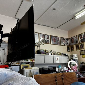 1. Vicky's Beauty Salon