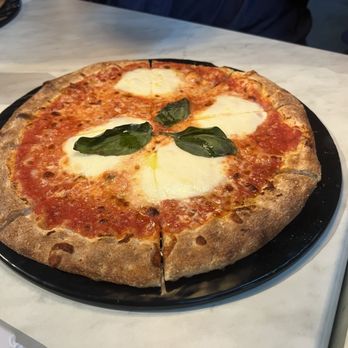 Mangoni - Margarita pizza - Pizza Near Me - Winter Garden, Florida