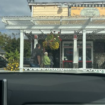 Panezanellie Breadstick Shoppe - Line out the door and it never got smaller - Pizza Near Me - Sublimity, Oregon Panezanellie Breadstick Shoppe - Line out the door and it never got smaller - Pizza Near Me - Sublimity, Oregon