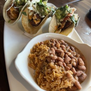 Yard House - Blackened shrimp tacos - New American Near Me - Washington, DC, District of Columbia