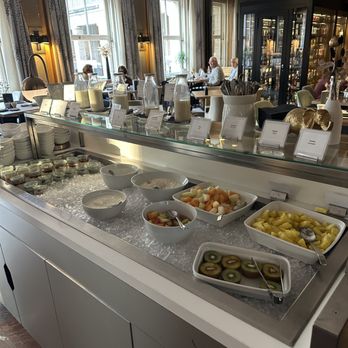 Hotel Elephant - Breakfast Spread - Hotels Near Me - Weimar, TH