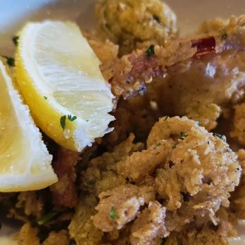 Mo and Hari's Neighborhood Bistro - Calamari and fried Jalapeños - Italian Near Me - Midlothian, Texas Mo and Hari's Neighborhood Bistro - Calamari and fried Jalapeños - Italian Near Me - Midlothian, Texas