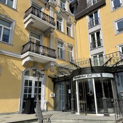 Hotel Rheinischer Hof - The hotel facade