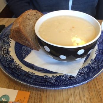 Oak Street Café - soup of the day - cauliflower, coconut and chilli (2016) - Coffee & Tea Near Me - Manchester, XGM