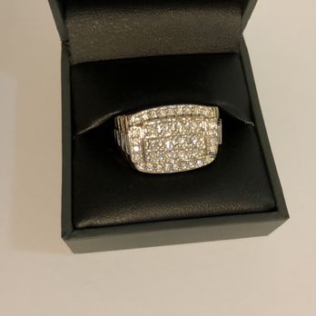 Michael Hill Cambridge - Natural Diamond Two Tone Gold Ring - Jewelry Near Me - Cambridge, Ontario Michael Hill Cambridge - Natural Diamond Two Tone Gold Ring - Jewelry Near Me - Cambridge, Ontario