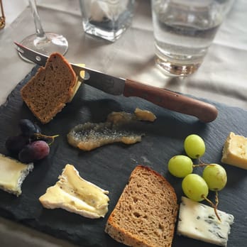 Les Six Colonnes - Seafood Near Me - Waterloo, WBR Les Six Colonnes - Seafood Near Me - Waterloo, WBR
