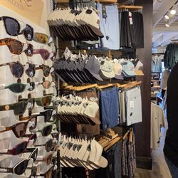 San Diego Surf Company - Hats and sunglasses