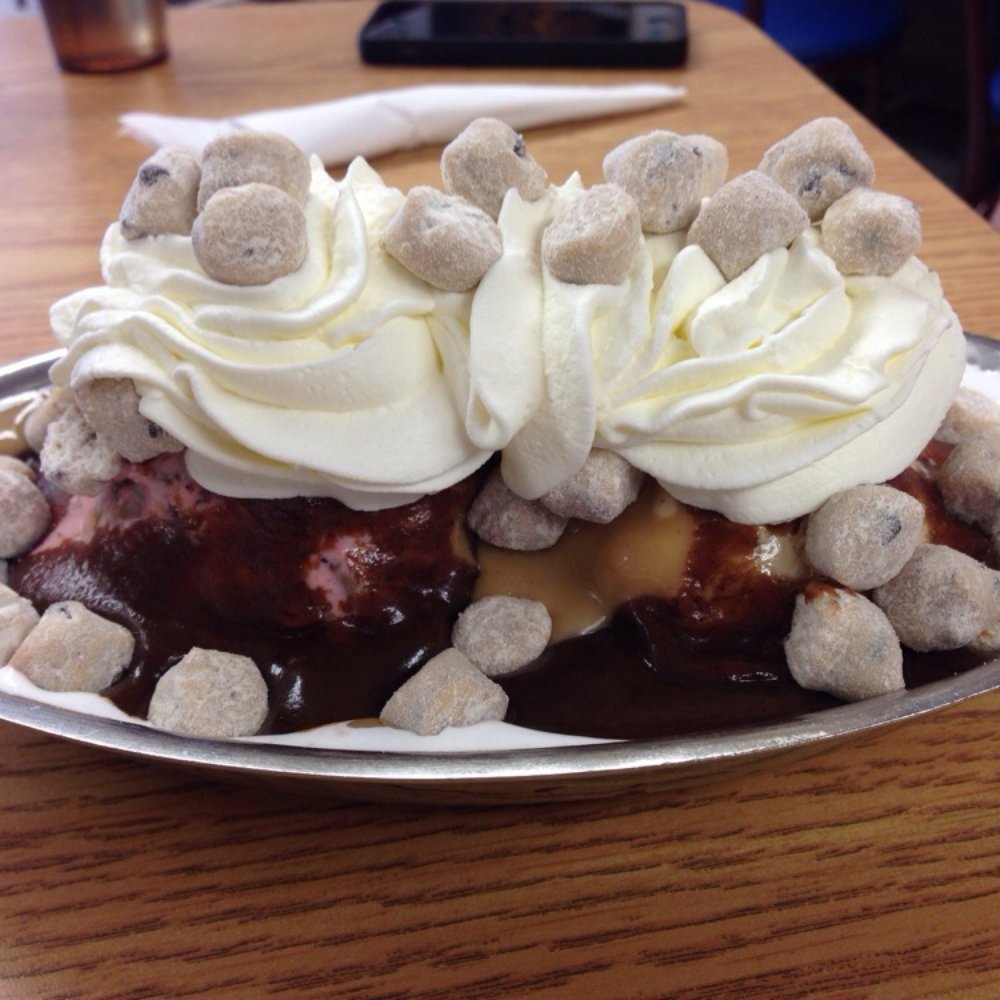 King Condrell's Candy & Ice Cream - Mega cookie dough sundae - Candy Stores Near Me - Kenmore, New York