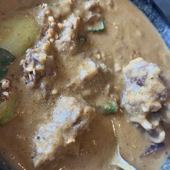 CARiN de RiA - Oxtail Kare Kare - Filipino Near Me - Encinitas, California CARiN de RiA - Oxtail Kare Kare - Filipino Near Me - Encinitas, California