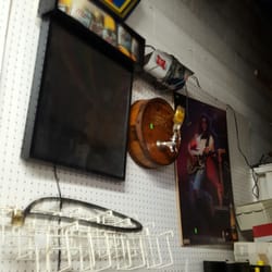 Kenny G's Little Red Barn Flea Market