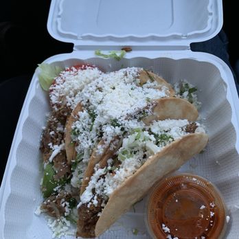 El Roy’s Express Mex - Tacos dorados with carnitas - Food Trucks Near Me - Petaluma, California El Roy’s Express Mex - Tacos dorados with carnitas - Food Trucks Near Me - Petaluma, California
