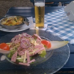 Ewige Lampe - Wurstsalat mit Goudastreifen und Bratkartoffeln, dazu ein kühles Kölsch... legga !!