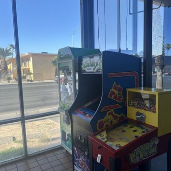 24 Hour Laundry Center - Laundromat Near Me - Las Vegas, Nevada 24 Hour Laundry Center - Laundromat Near Me - Las Vegas, Nevada
