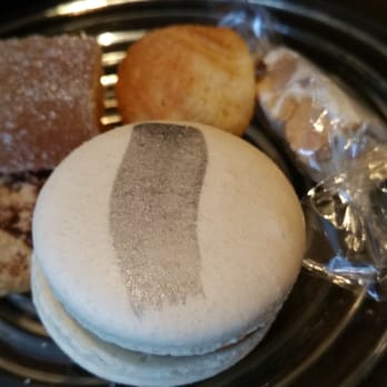 NoMI - Chef's selection of cookie and candies for restaurant week - Bars Near Me - Chicago, Illinois