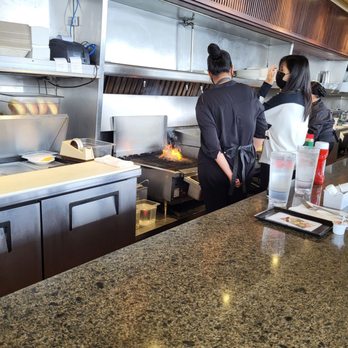 Liliha Bakery - Brunch - Bakeries Near Me - Honolulu, Hawaii