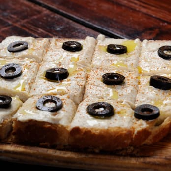 Mr Beer - Pan de hummus - Beer Bar Near Me - Seville, SE