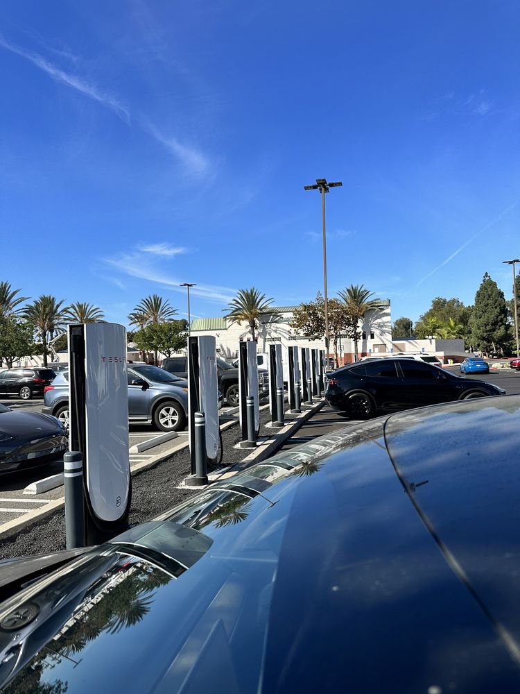 TESLA SUPERCHARGER Updated October 2024 801 E Carson St, Carson