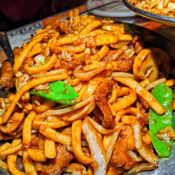 New China Tea - Beef Lo Mein - Chinese Near Me - Chicago, Illinois New China Tea - Beef Lo Mein - Chinese Near Me - Chicago, Illinois