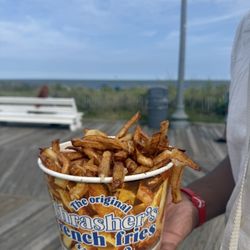 Thrasher's French Fries Boardwalk - Large fries