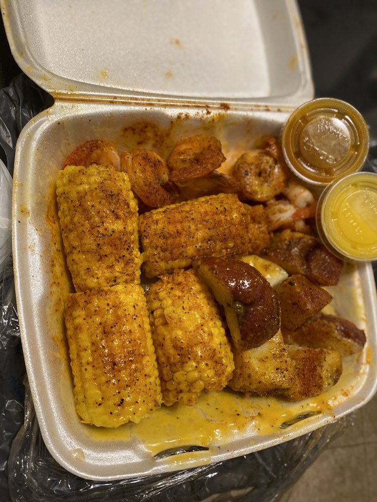 SEAFOOD JUNCTION Updated October 2024 2511 W 95th St, Evergreen