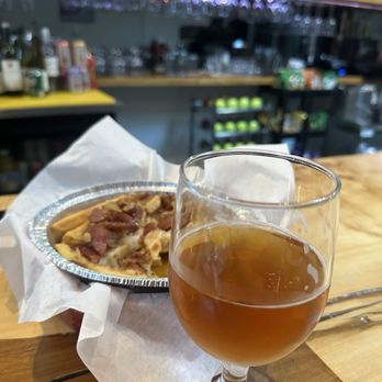 Match Point Brewing - Five spice saison (10/10, great drink!) Bacon jam fries from 310 eatery (also 10/10!) Overall great vibe - Breweries Near Me - Albany, California
