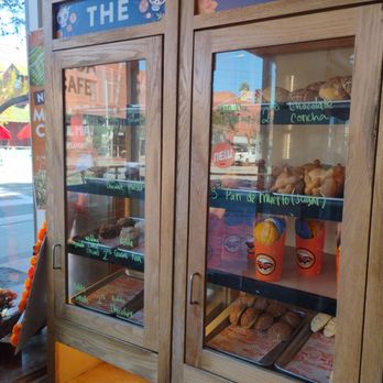 La Monarca Bakery & Cafe - Bakeries Near Me - South Pasadena, California