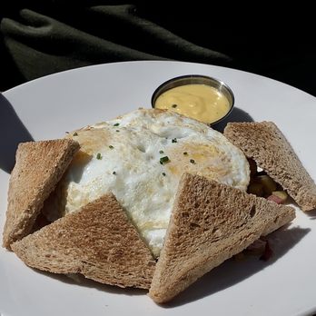 Tiburon Tavern - Eggs over corned beef hash - Breakfast & Brunch Near Me - Tiburon, California Tiburon Tavern - Eggs over corned beef hash - Breakfast & Brunch Near Me - Tiburon, California