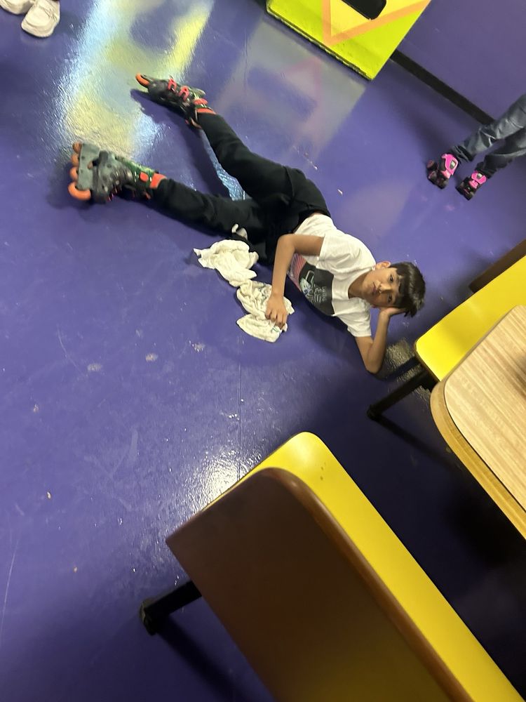 Social spots from Zoomers Skate Club
