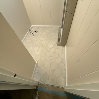 FIXIT Oahu - Nice hexagon tile floor - Handyman Near Me