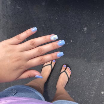 Hector Nails - Nails and toes - Nail Salons Near Me - San Antonio, Texas