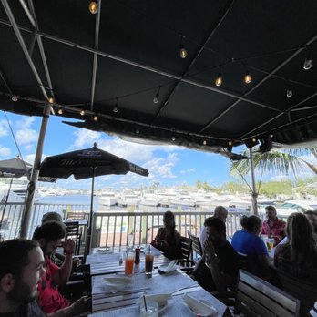 Rendezvous - Outdoor dining - Seafood Near Me - Fort Lauderdale, Florida Rendezvous - Outdoor dining - Seafood Near Me - Fort Lauderdale, Florida