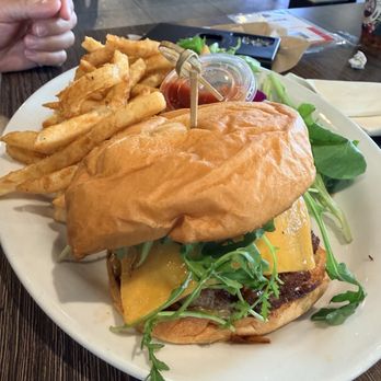 Island Vintage Coffee - Wagyu cheeseburger with salad and fries - Coffee & Tea Near Me - Kapolei, Hawaii Island Vintage Coffee - Wagyu cheeseburger with salad and fries - Coffee & Tea Near Me - Kapolei, Hawaii