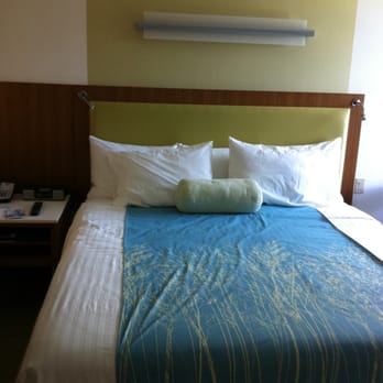 SpringHill Suites by Marriott Vero Beach - Bedroom suite - Hotels Near Me - Vero Beach, Florida