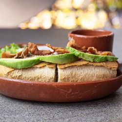 Que Pacho - Tortacho, es una torta bañada en jugo de carne