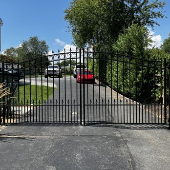 Jannuzzio Fences & Gates - Driveway gate - Fences & Gates Near Me Jannuzzio Fences & Gates - Driveway gate - Fences & Gates Near Me