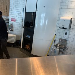 Oven for pizzas