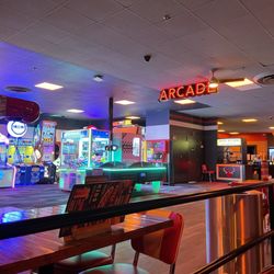 AMF Somerset Lanes - Arcade