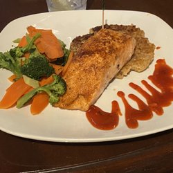 Bistro 150 - Salmon on cauliflower patty