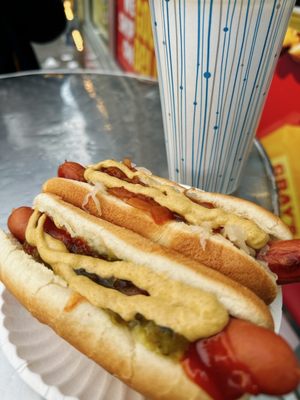 Gray's Papaya by null
