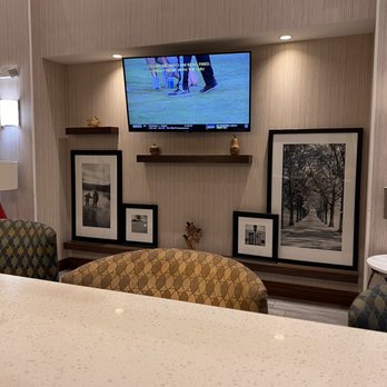 Hampton Inn & Suites Ann Arbor West - Hotels Near Me - Ann Arbor, Michigan