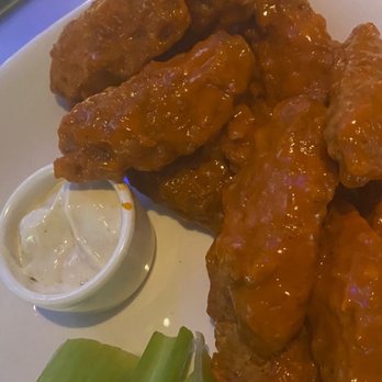 Yard House - Crispy Traditional Wings Buffalo - New American Near Me - Washington, DC, District of Columbia
