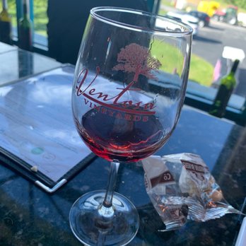 Ventosa Vineyards - Wineries Near Me - Geneva, New York