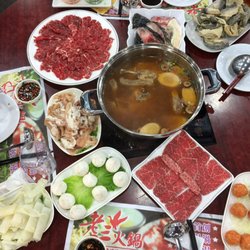 老三火鍋 - Table full of yummy food